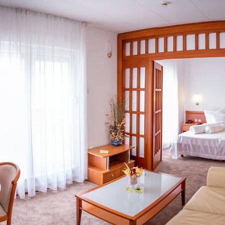 Hotel Integra دوبوي المظهر الخارجي الصورة