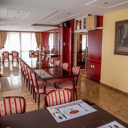 Hotel Integra دوبوي المظهر الخارجي الصورة