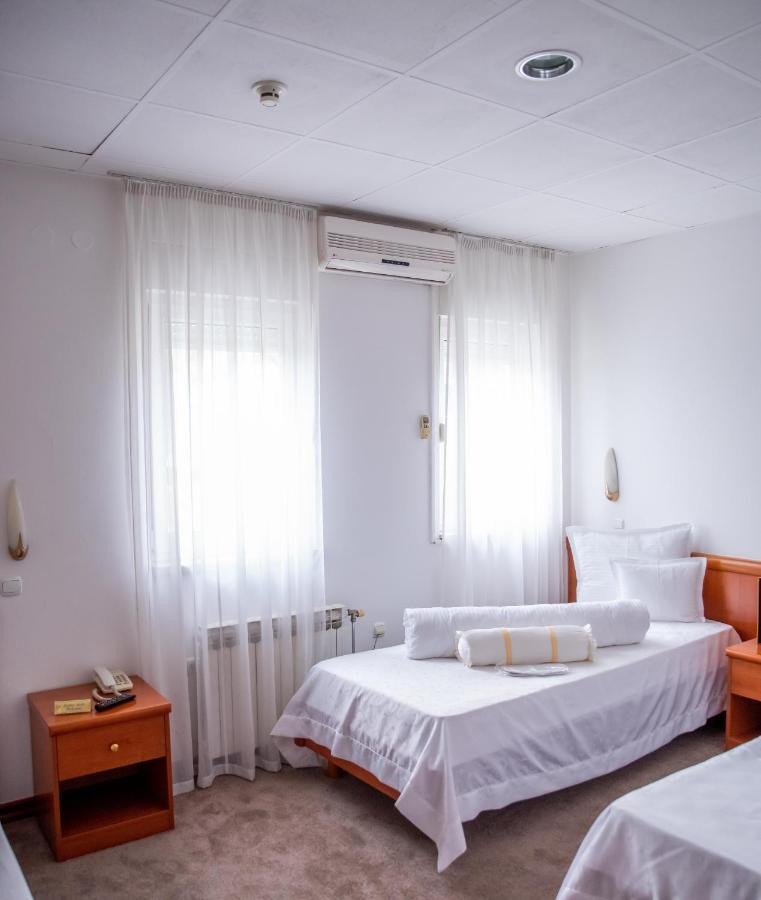 Hotel Integra دوبوي المظهر الخارجي الصورة