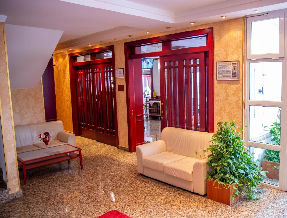 Hotel Integra دوبوي المظهر الخارجي الصورة