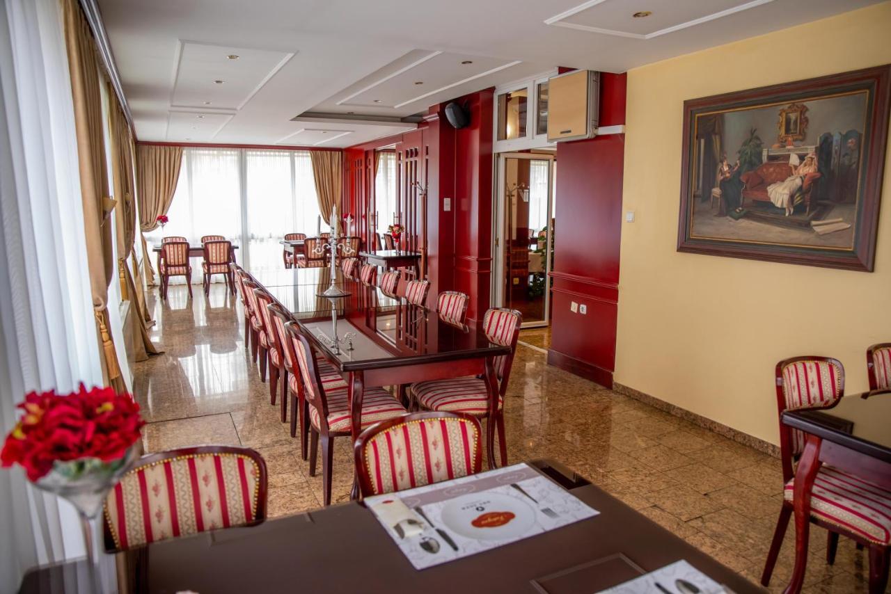 Hotel Integra دوبوي المظهر الخارجي الصورة