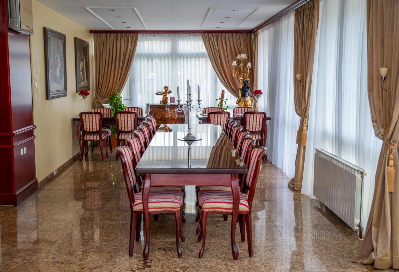 Hotel Integra دوبوي المظهر الخارجي الصورة